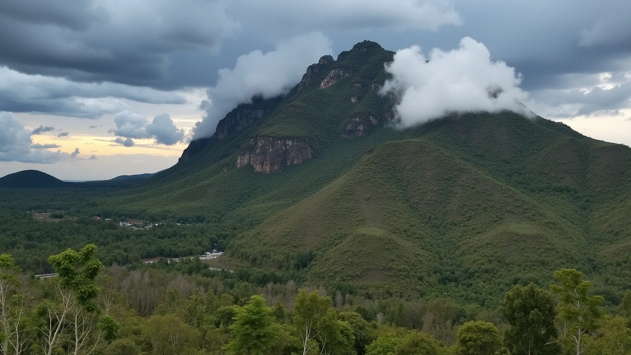 Tempestade e Fumaça Impedem Cerimônia de Troca de Bandeira no Pico da Neblina